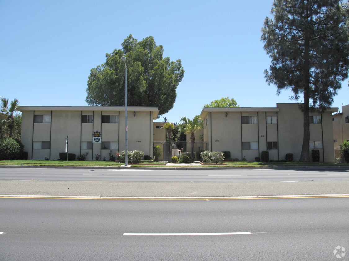 8800 Topanga Canyon Blvd, Canoga Park, CA 91304 - Apartments in Canoga ...