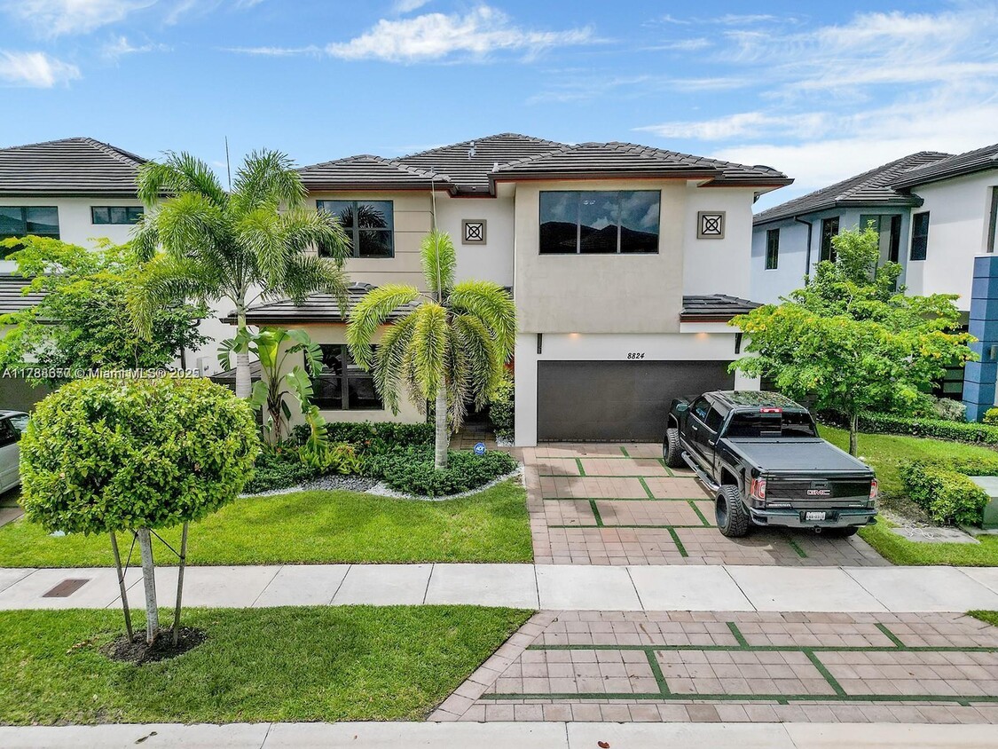 Primary Photo - 8824 NW 154th Ter