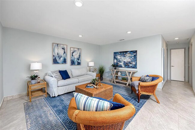 Building Photo - 5231 Beach Dr SE