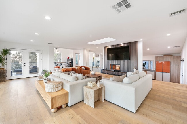 Foto del edificio - 3541 Multiview Dr