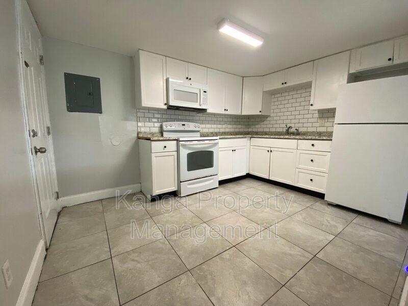 Foto principal - 3204 Louisiana Ave