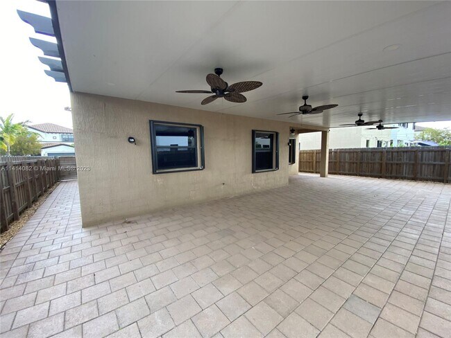 Foto del edificio - 11780 SW 251st St