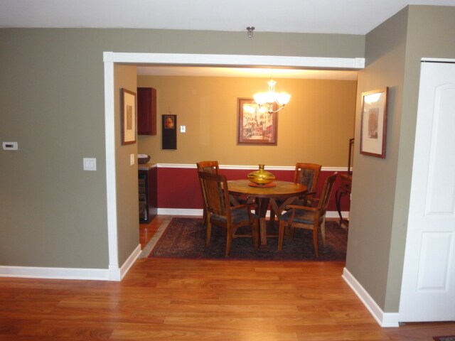 Dining - 21W581 North Ave