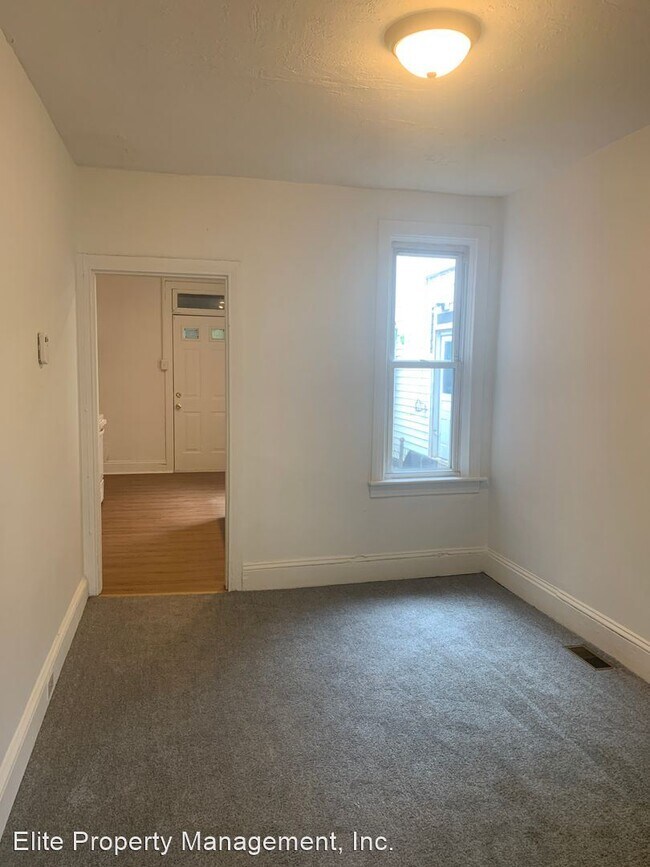 Building Photo - 2 br, 1 bath House - 240 Kings Mill Rd.