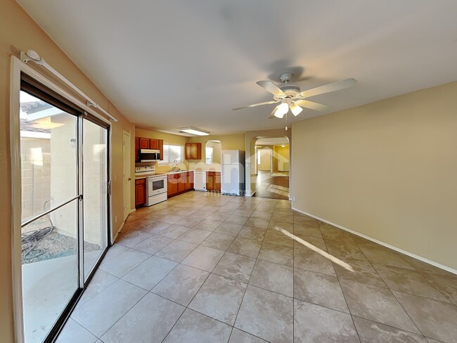 Building Photo - 10530 W Carlota Ln