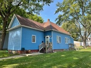 Building Photo - 302 W Eureka St