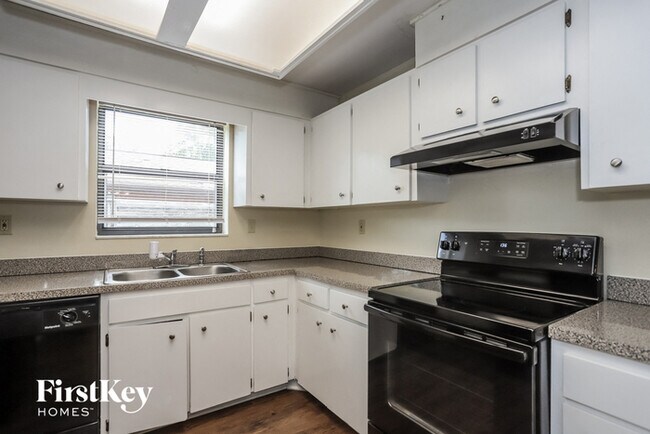 Building Photo - 9923 57th Way N