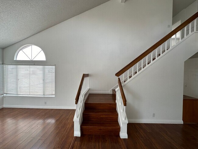 Foto del edificio - 5BD/ 3BA Home - Riverside, CA (Mission Grove)