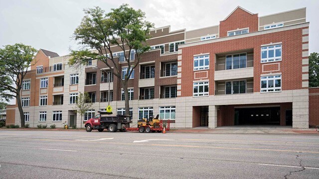Primary Photo - 1202 Waukegan Rd