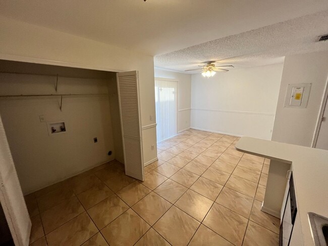 Building Photo - 3BR 2.5BA Townhome in Thatchers Landing at...