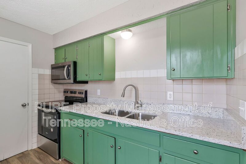 Primary Photo - 215C Prince Ave