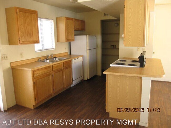Foto del edificio - 2 br, 2 bath House - 5205 GOLDEN LANE # A