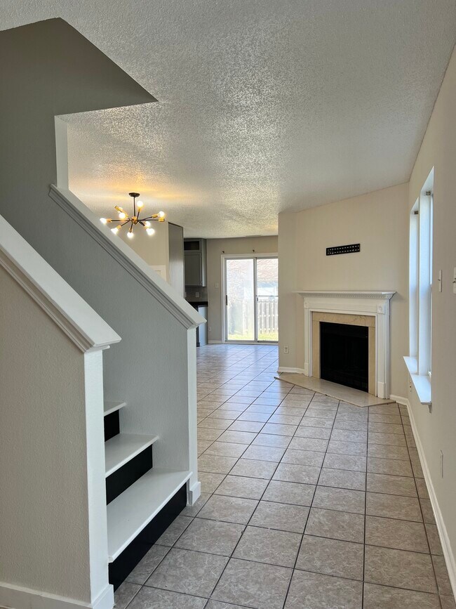 Building Photo - 4417 Fullwood Ct