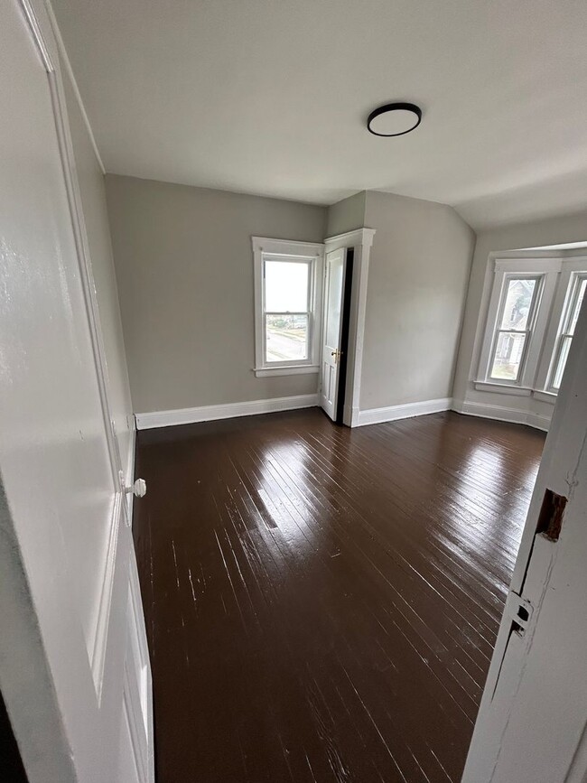 Building Photo - Section 8 Accepted!