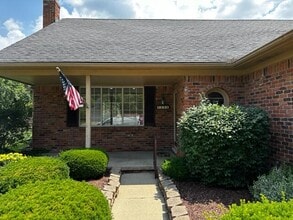 Building Photo - 7356 Hedgerow Ct