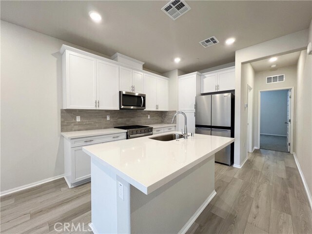 Foto del edificio - 223 Aurora Ln