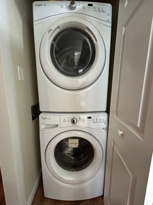 Foto del edificio - NOW PRE LEASING FOR FALL 2026! 2 Bedroom 2...