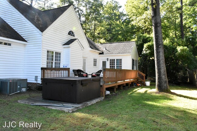 Building Photo - 5 br, 3 bath House - 535 Piney Point