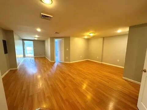 Foto principal - 230 W Main St
