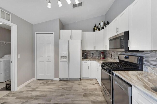 Building Photo - 5521 Willow Bend Trail
