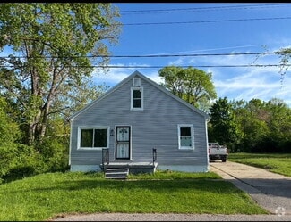 Building Photo - 1404 E Kurtz Ave