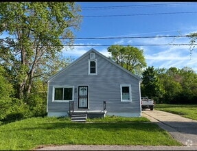 Building Photo - 1404 E Kurtz Ave