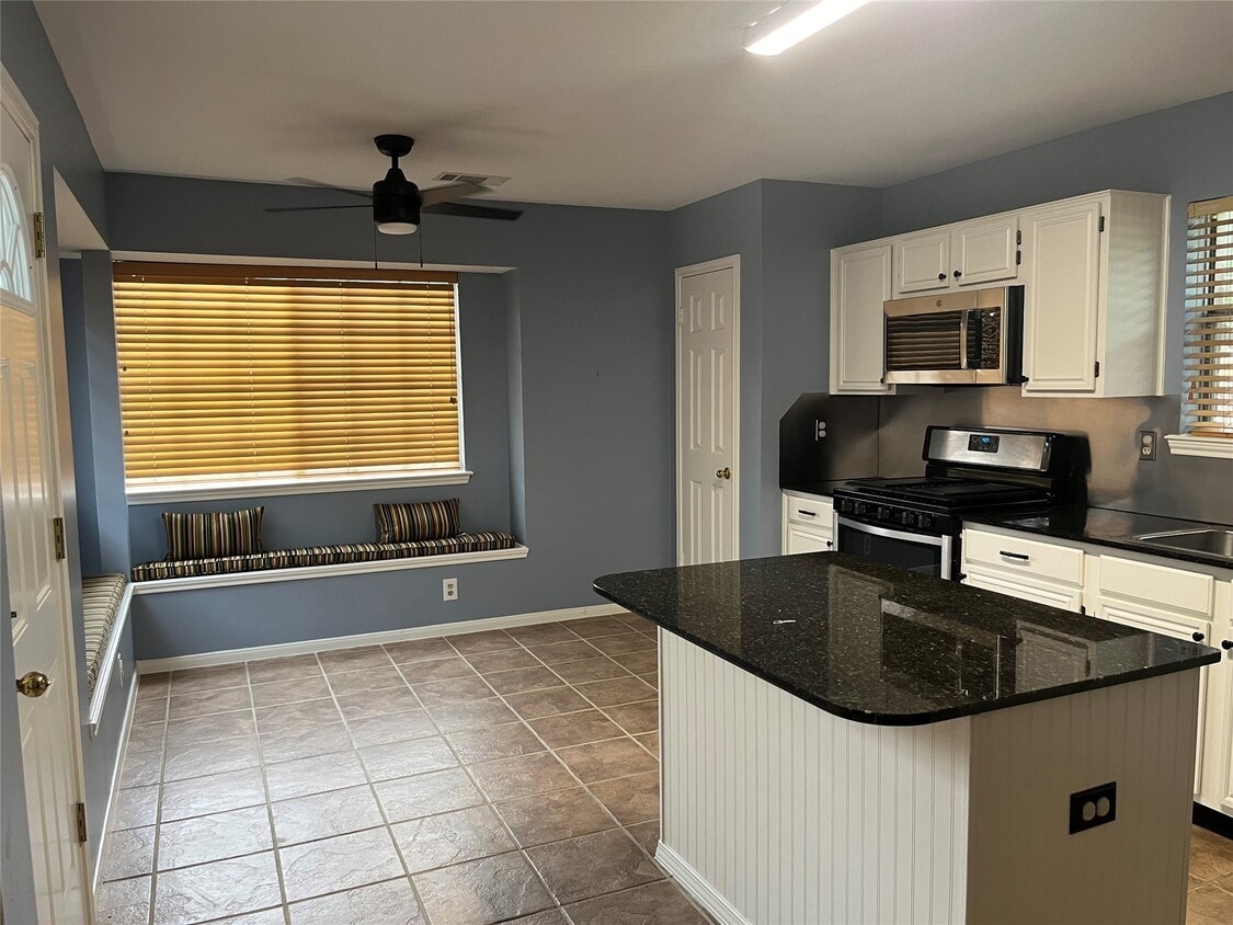 Foto principal - 11302 Meadowchase Dr