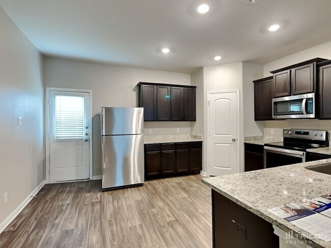 Building Photo - 3022 Citron Garden Converse TX