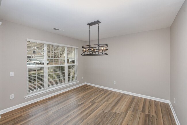 Foto del edificio - Elegant 4-bedroom Ballantyne home located ...