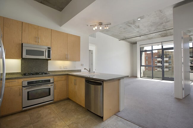 Foto del edificio - Spacious 2 Bedroom 2 Bathroom at M2i in Do...