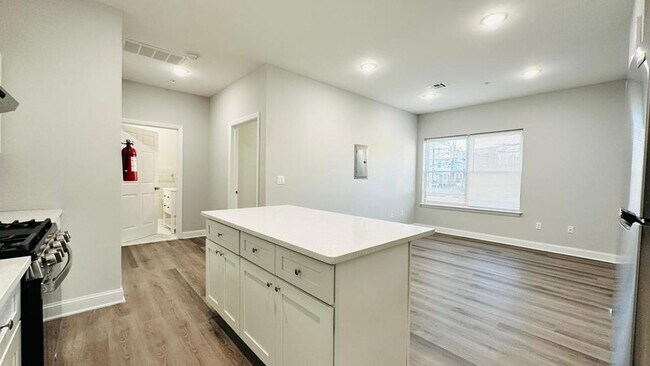 Building Photo - 215 Rosa Parks Blvd