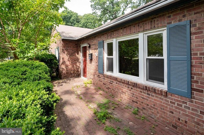 Building Photo - 5708 Dawes Ave