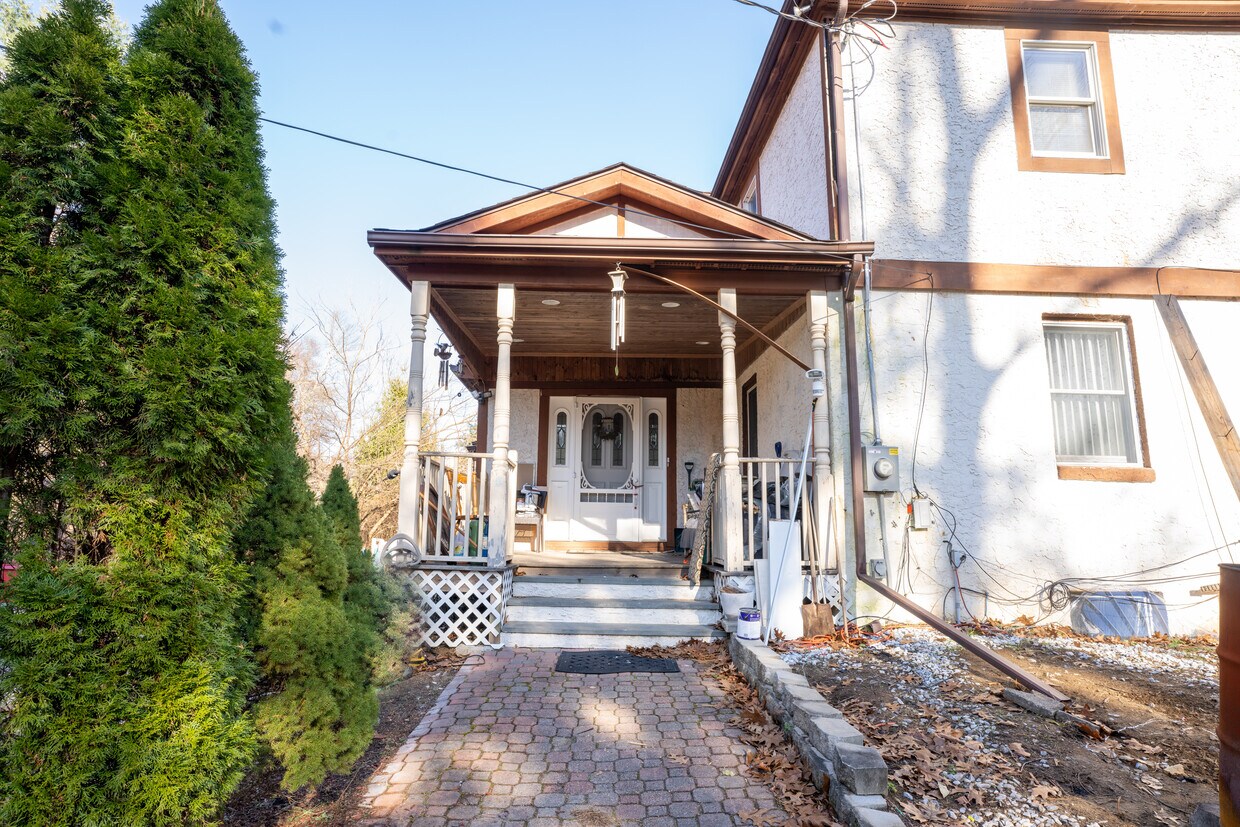 Foto principal - 5 Mill Pond Rd