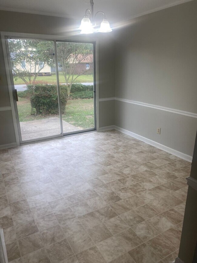 Foto del edificio - COZY 2 BEDROOM BEAUTY!