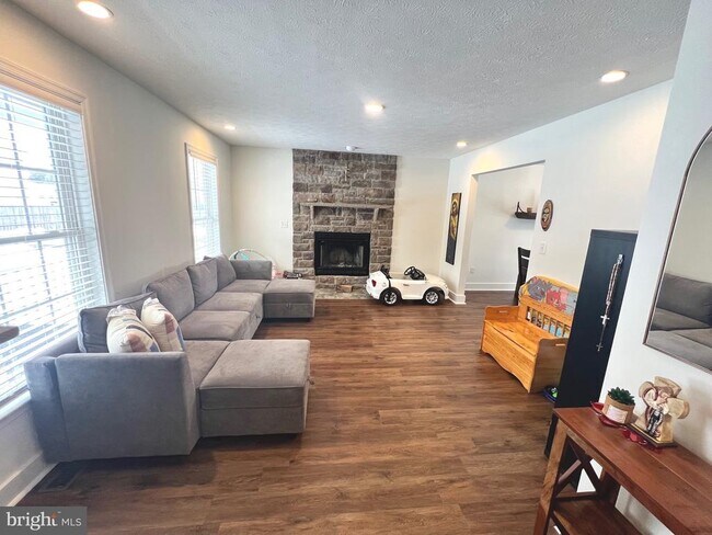 Foto del edificio - 2405 Gifhorn Ct