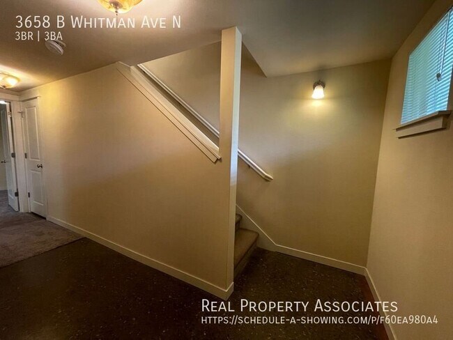 Foto del edificio - 3658 Whitman Ave N
