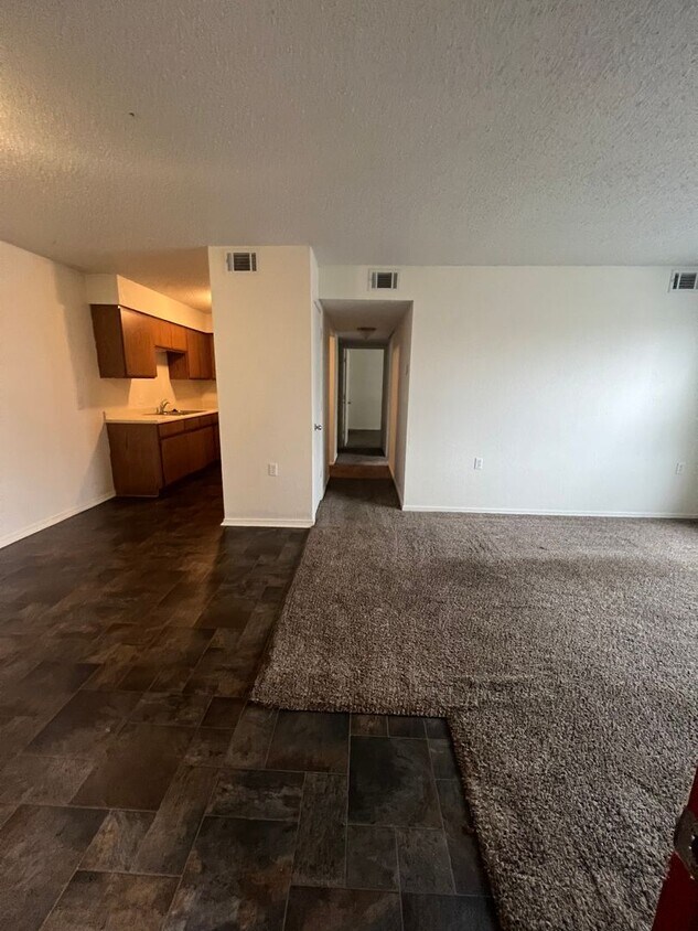 416 S Main Unit Willard Apartments, Willard, MO 65781 Room for Rent