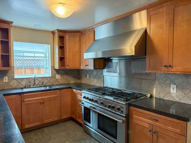 Building Photo - 1608 Ronald Ct