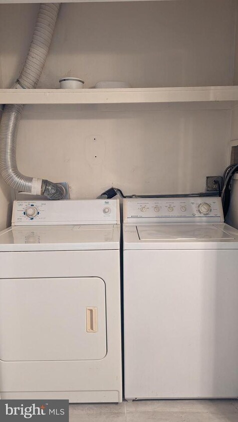 Primary Photo - 124 W Hamburg St