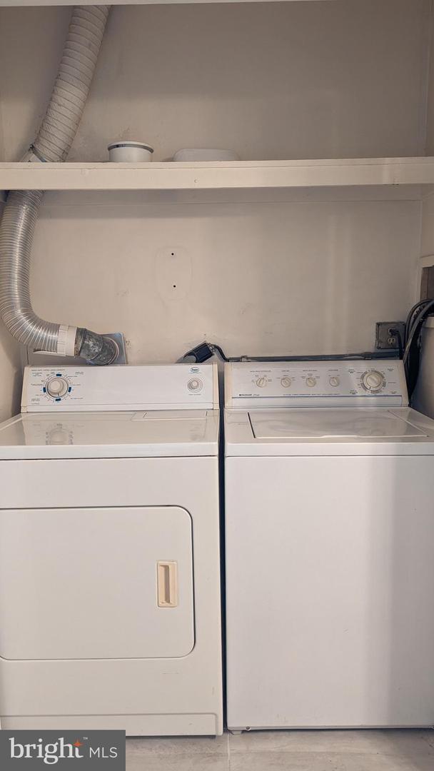 Building Photo - 124 W Hamburg St