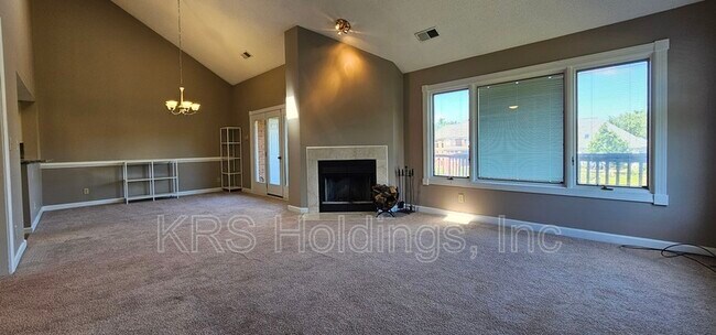 Building Photo - 200 Mainsail Dr