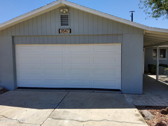 Building Photo - 3547 N Valorie Dr