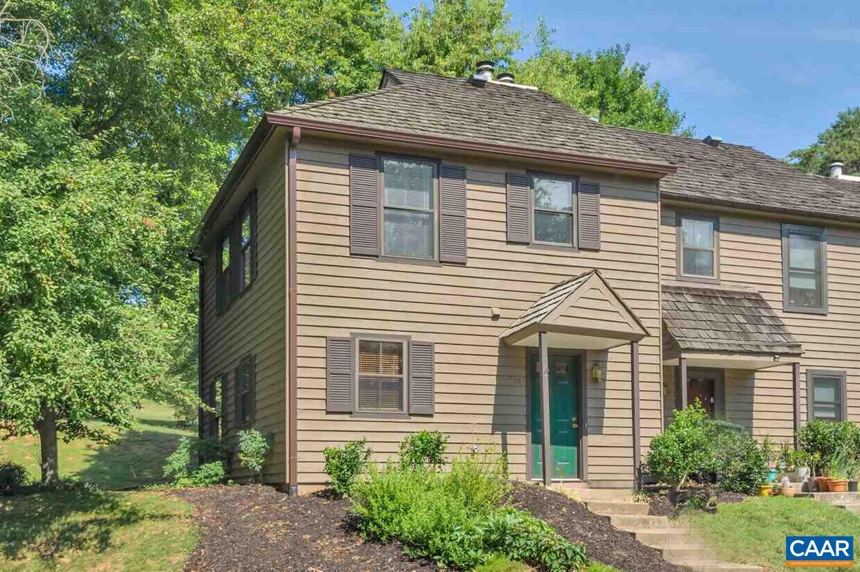 Primary Photo - 718 Exton Ct