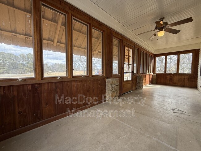 Building Photo - 885 Truslow Rd