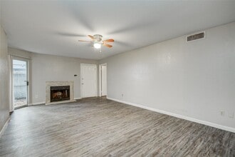 Building Photo - 9797 Leawood Blvd