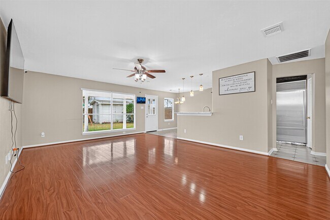 Foto del edificio - 647 Hollandbridge Ln