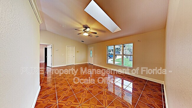 Building Photo - 2 Poplar Ct