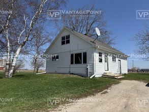 Building Photo - 3604 School Rd