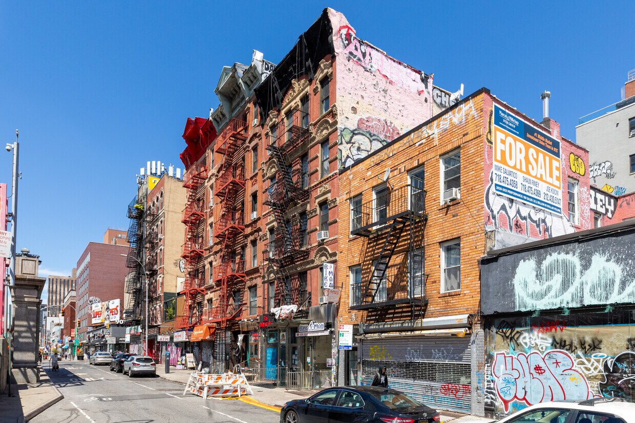 Building Photo - 174 Delancey St