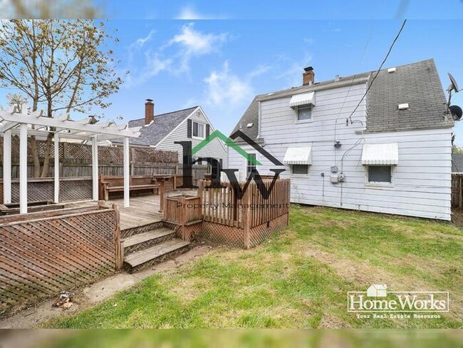 Building Photo - 2113 Dorothy St